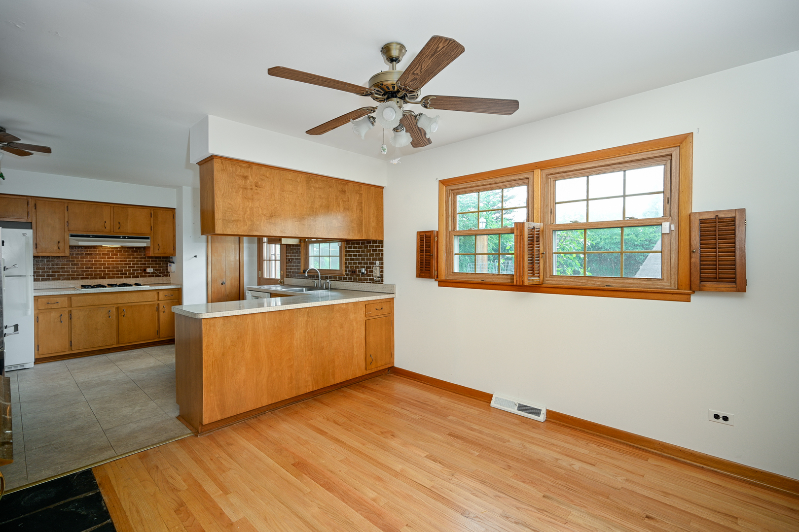 620 Pinecroft Drive, Roselle, IL 60172