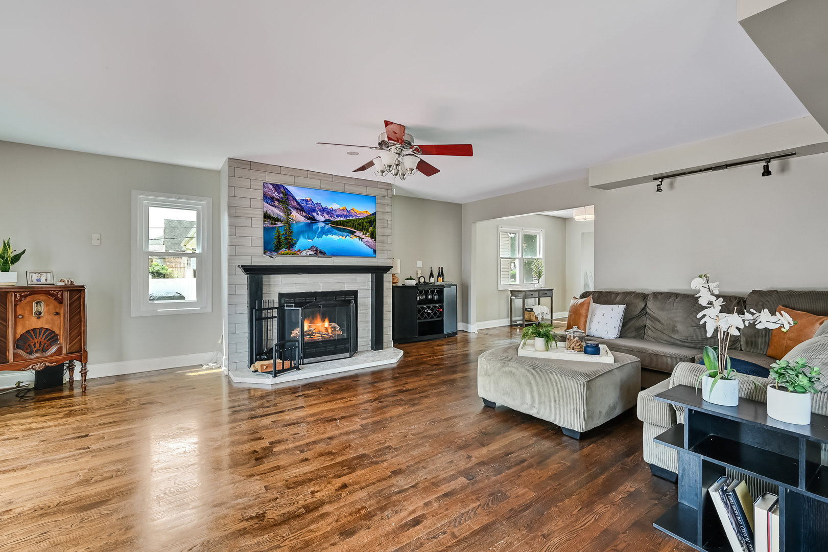10511 S Hamlin Avenue, Chicago, IL 60655