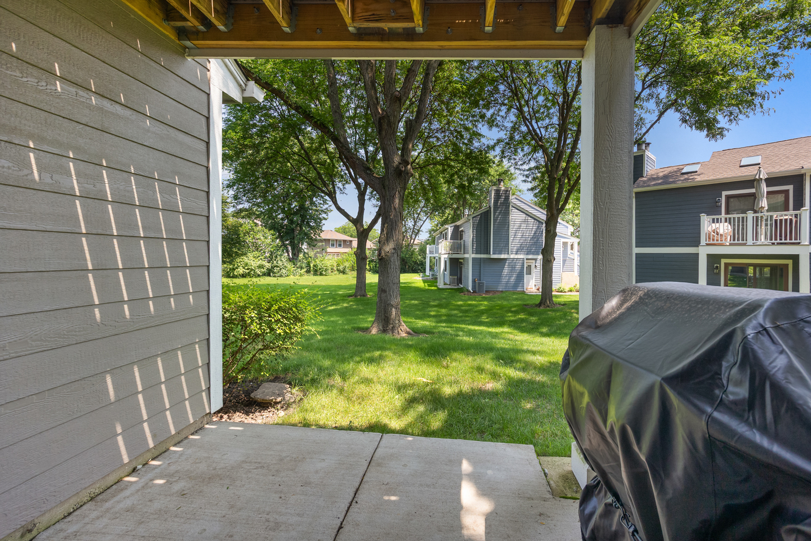 126 Manchester Court, Schaumburg, IL 60193