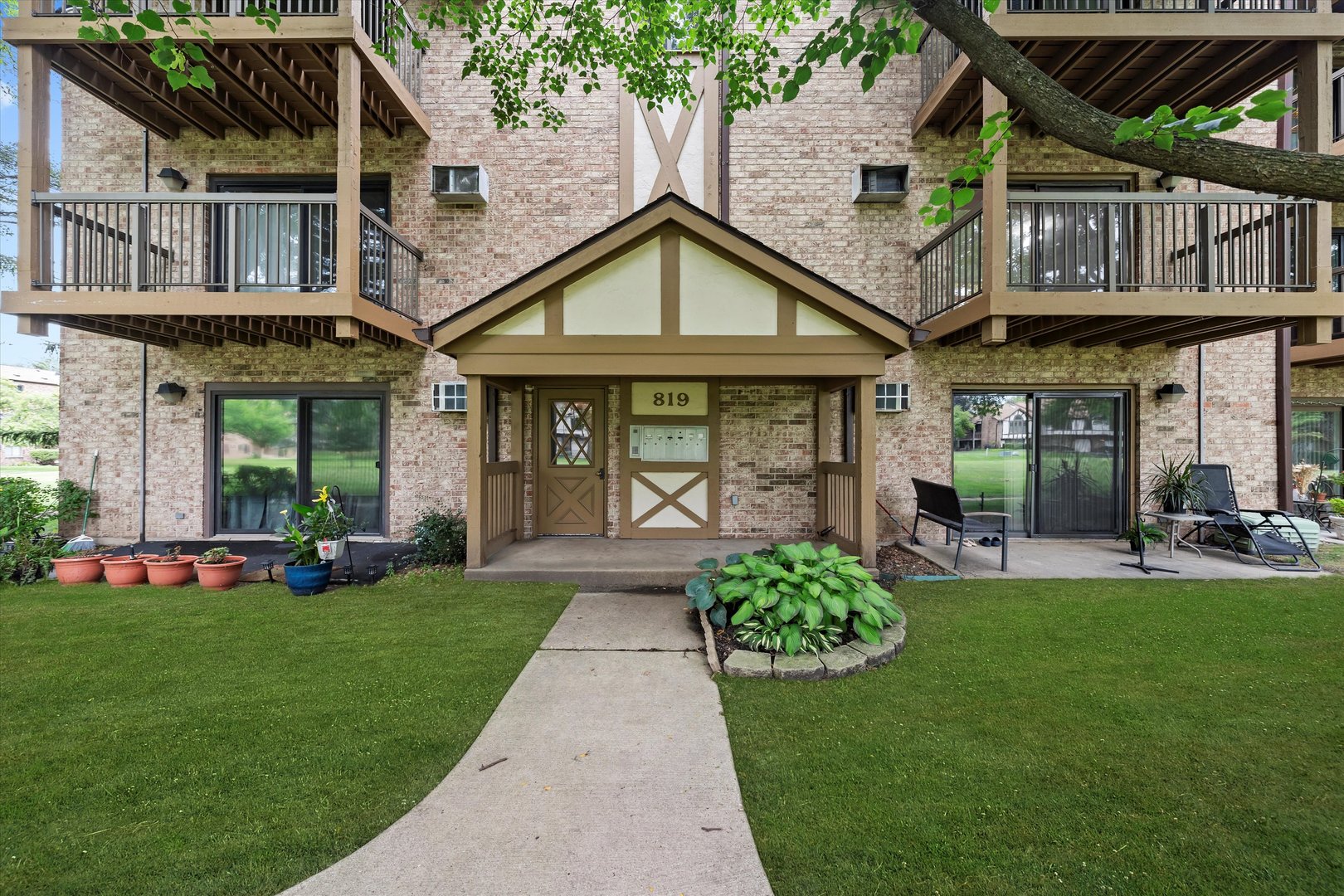 819 S Dwyer Avenue #D, Arlington Heights, IL 60005