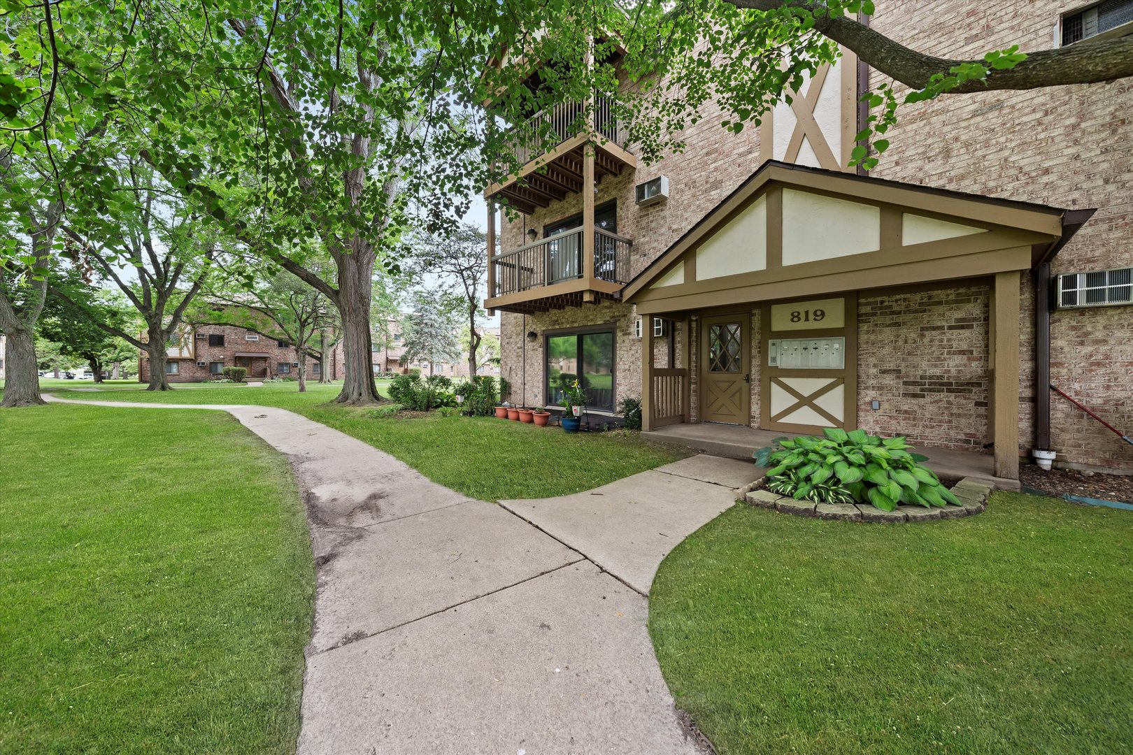 819 S Dwyer Avenue #D, Arlington Heights, IL 60005
