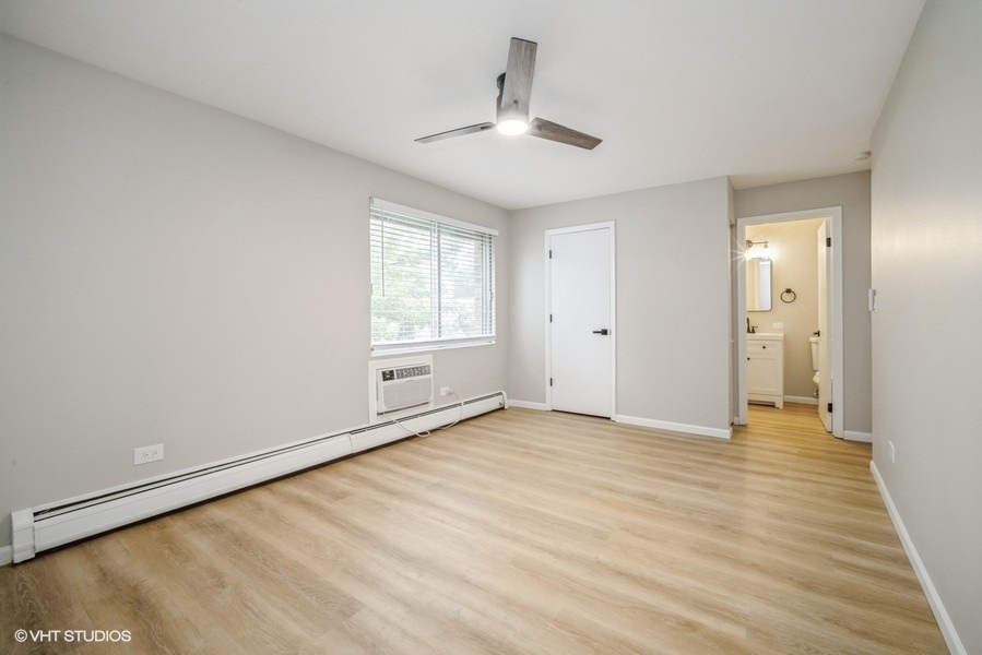 940 E Old Willow Road #304, Prospect Heights, IL 60070