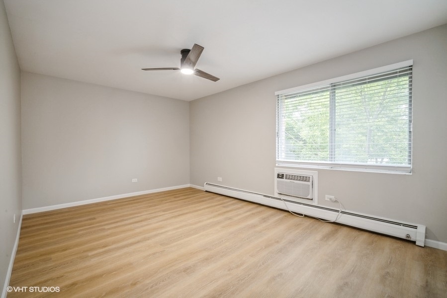 940 E Old Willow Road #304, Prospect Heights, IL 60070