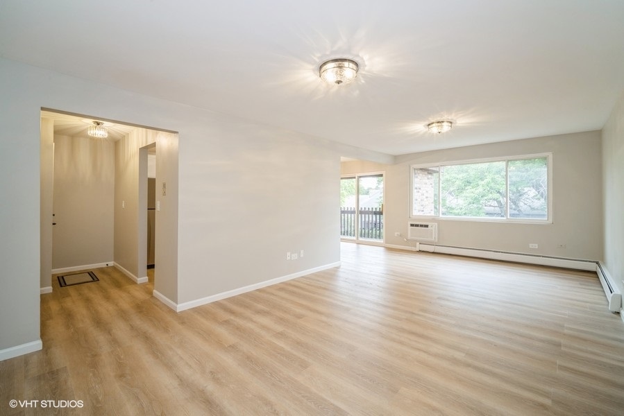 940 E Old Willow Road #304, Prospect Heights, IL 60070