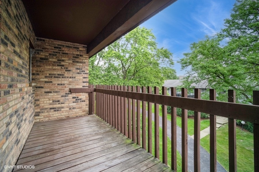 940 E Old Willow Road #304, Prospect Heights, IL 60070