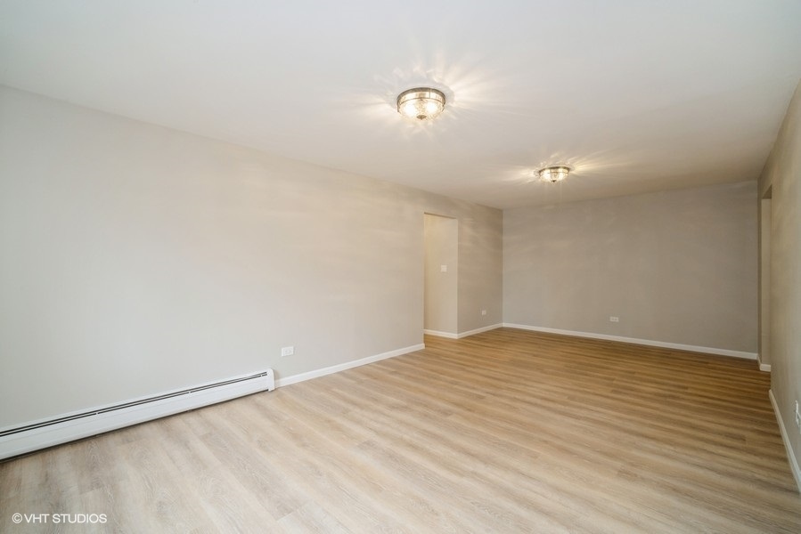 940 E Old Willow Road #304, Prospect Heights, IL 60070