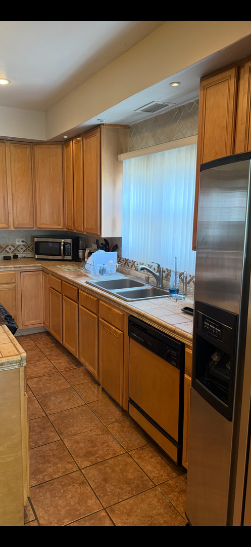 9941 S Peoria Street, Chicago, IL 60643