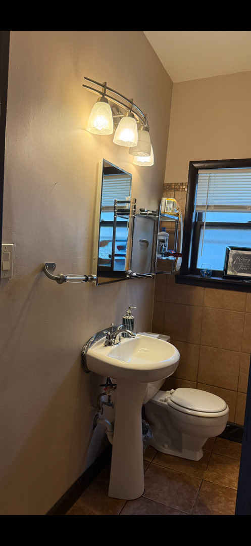 9941 S Peoria Street, Chicago, IL 60643