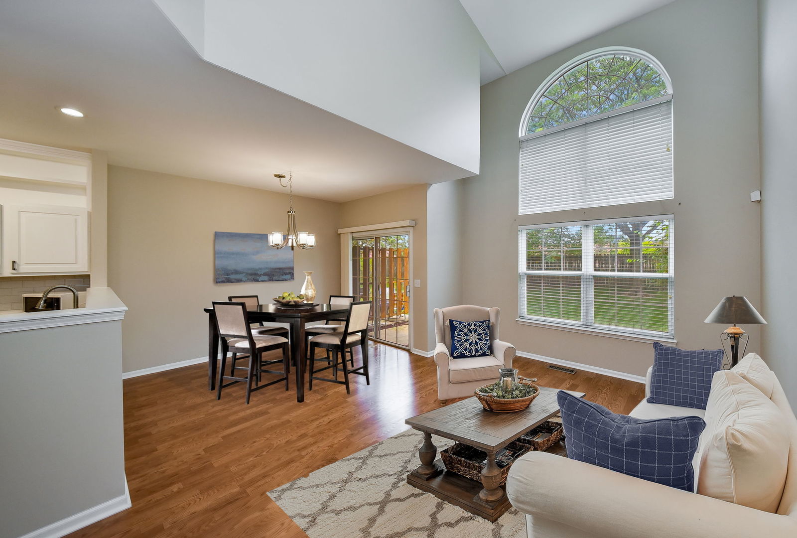 24 N Barton Trail #24, Batavia, IL 60510