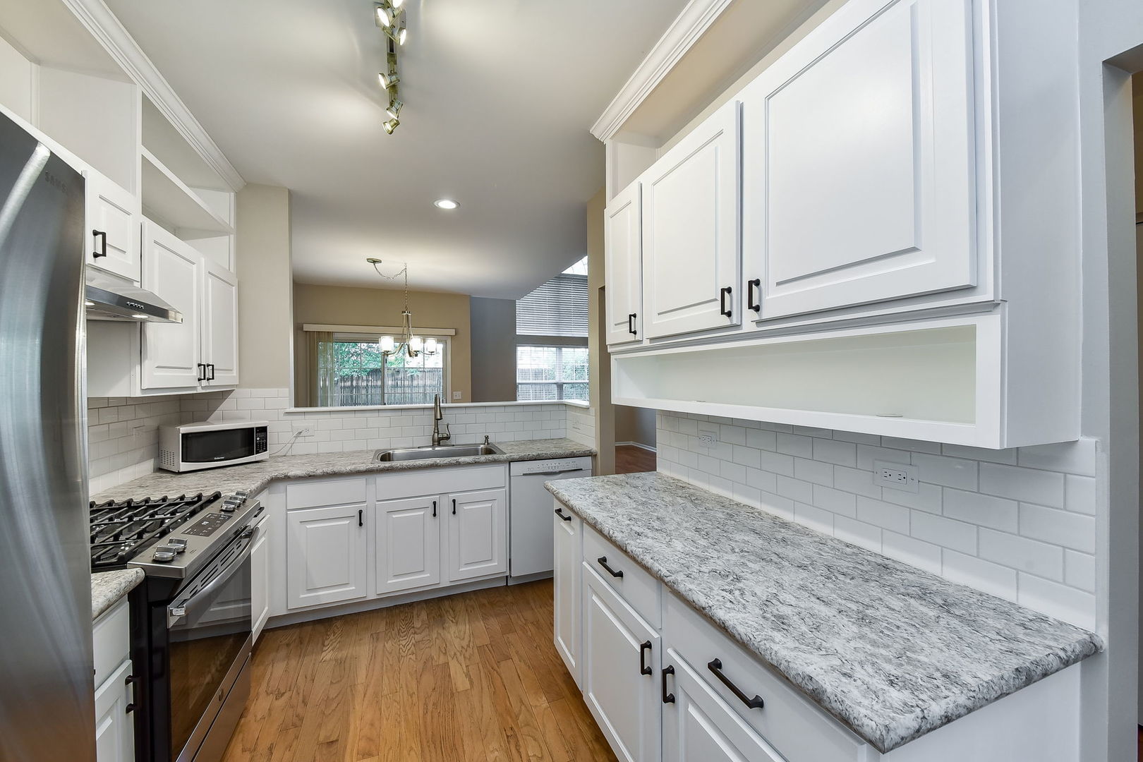 24 N Barton Trail #24, Batavia, IL 60510