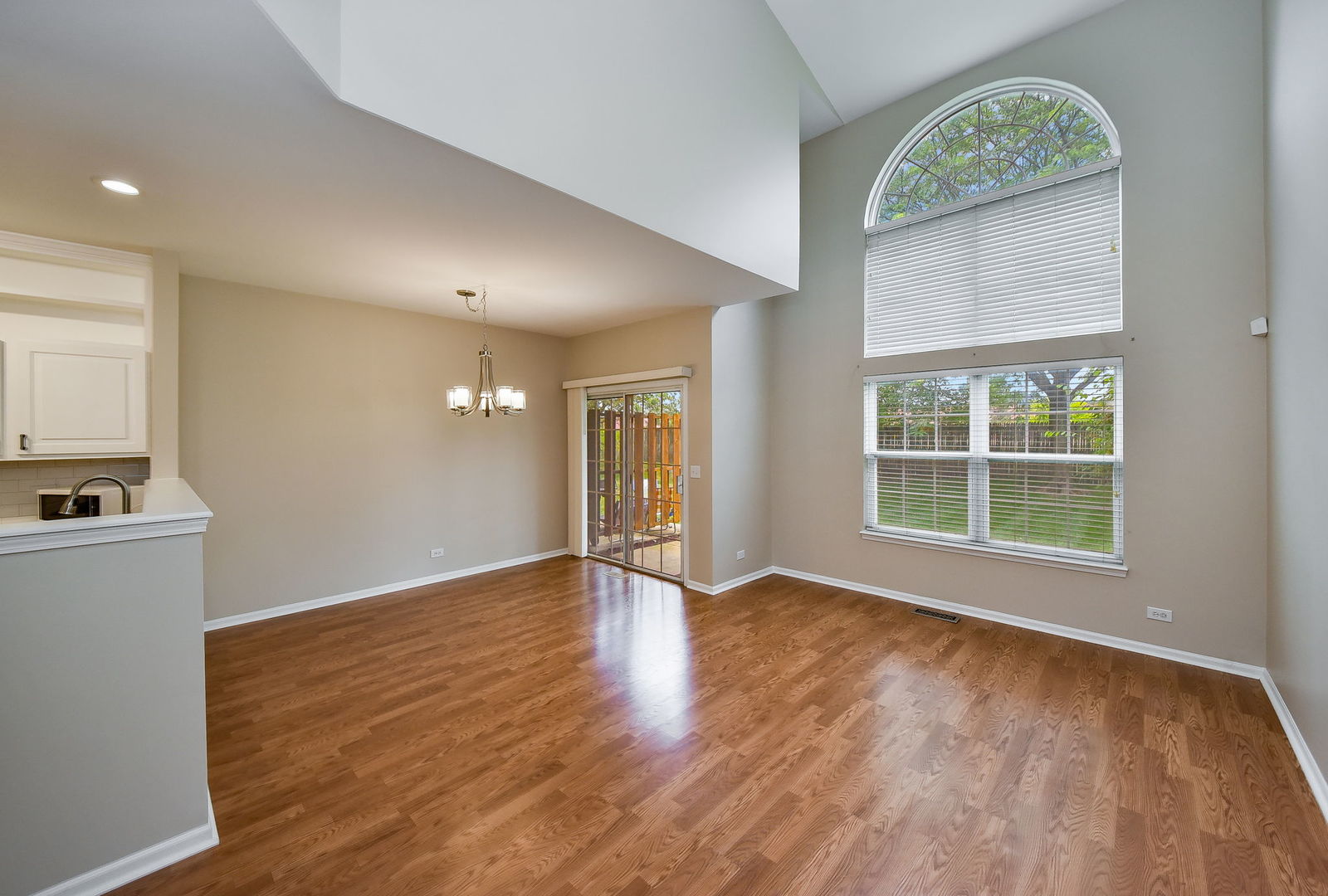 24 N Barton Trail #24, Batavia, IL 60510