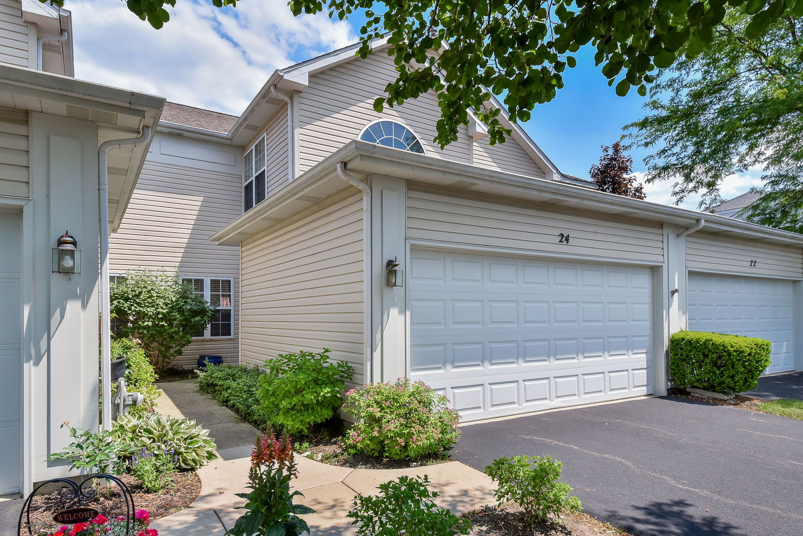 24 N Barton Trail #24, Batavia, IL 60510