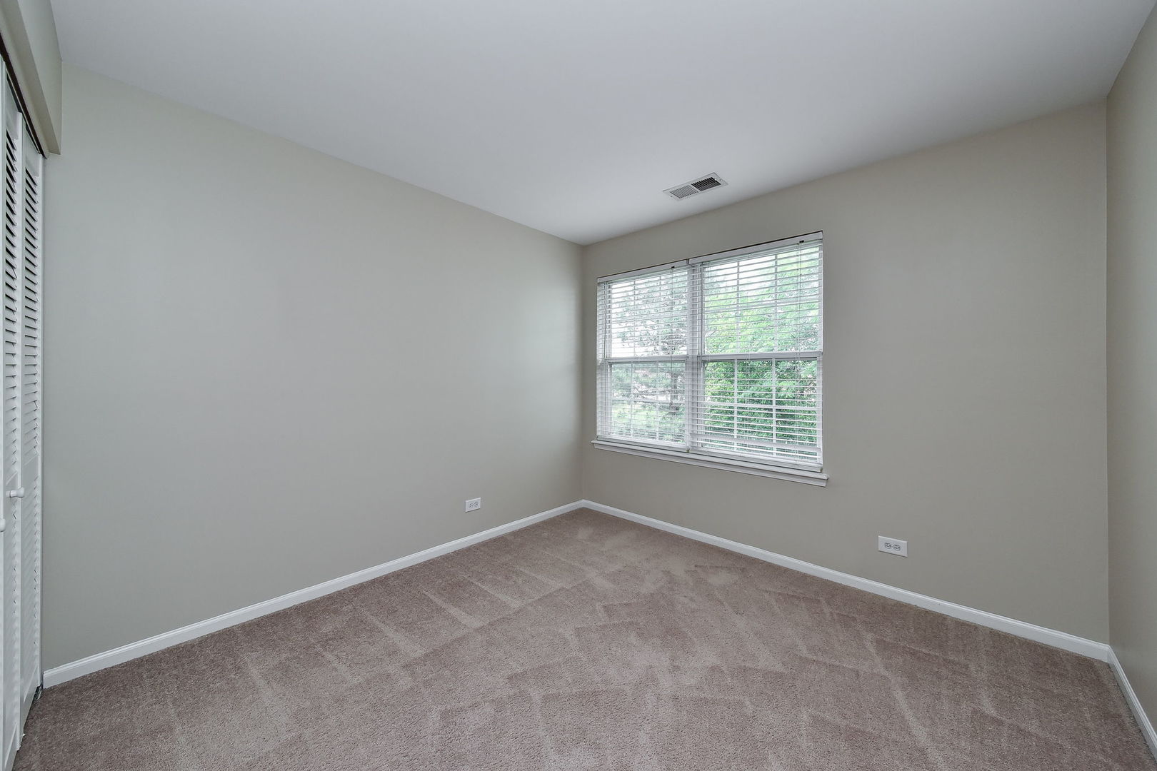 24 N Barton Trail #24, Batavia, IL 60510