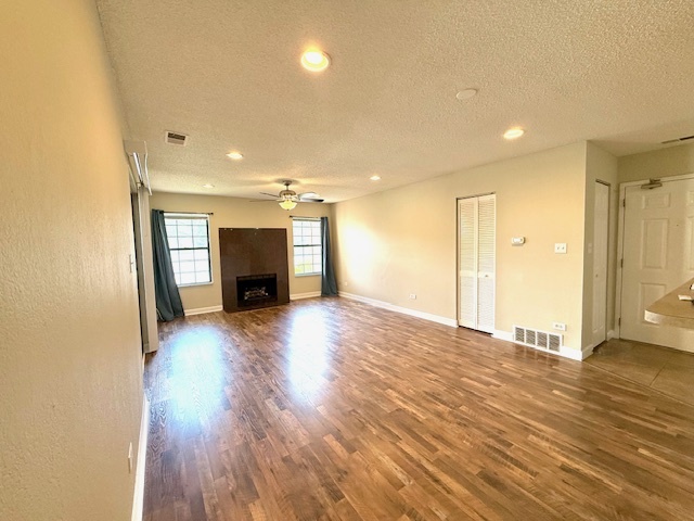 2064 N Rand Road #107, Palatine, IL 60074