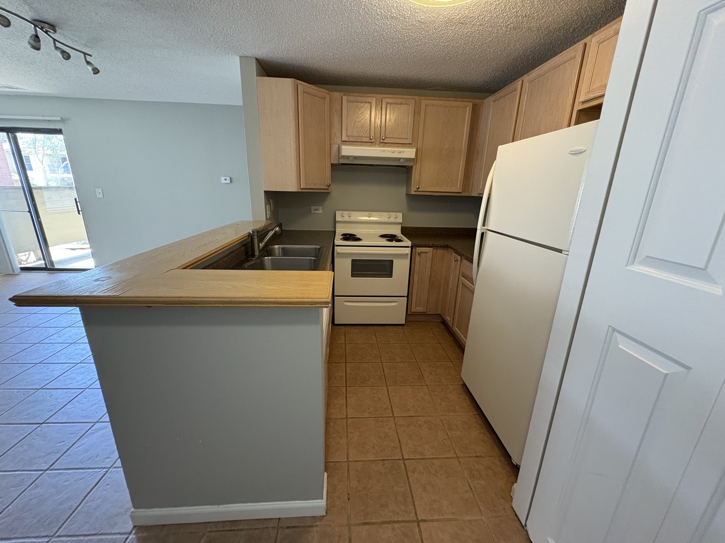 1975 N Hicks Road #108, Palatine, IL 60074