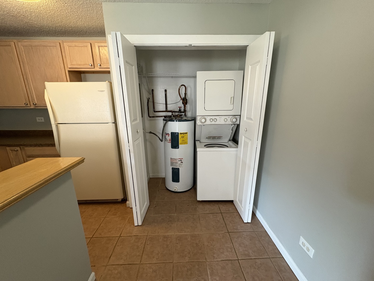 1975 N Hicks Road #108, Palatine, IL 60074