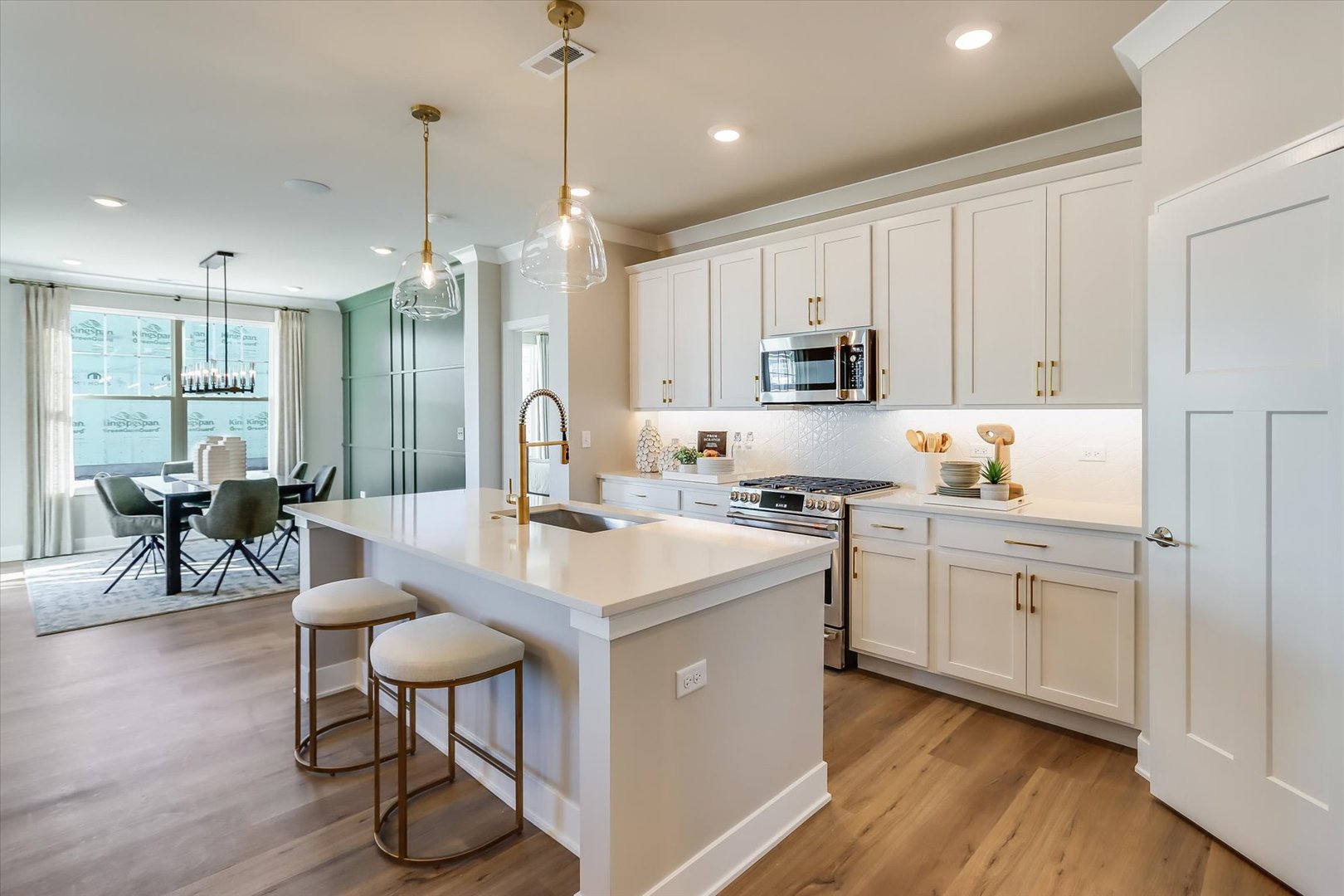 40 Tournament Drive, Hawthorn Woods, IL 60047