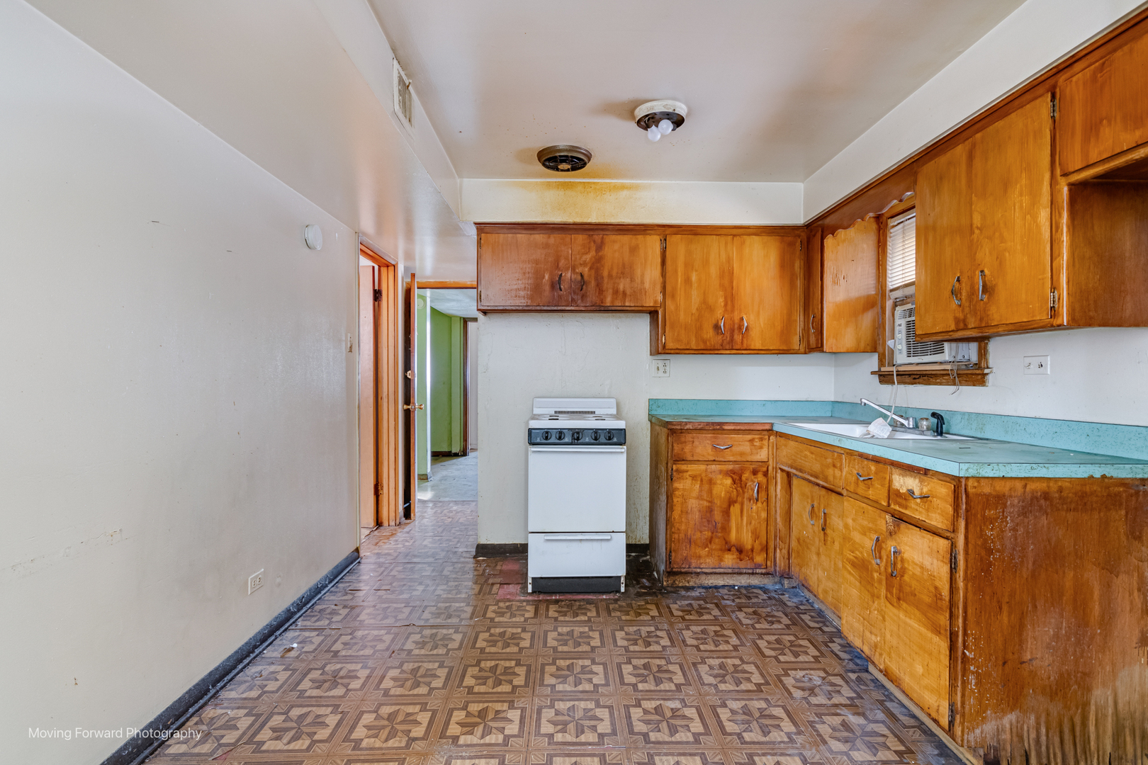 7652 W 63rd Place, Summit, IL 60501