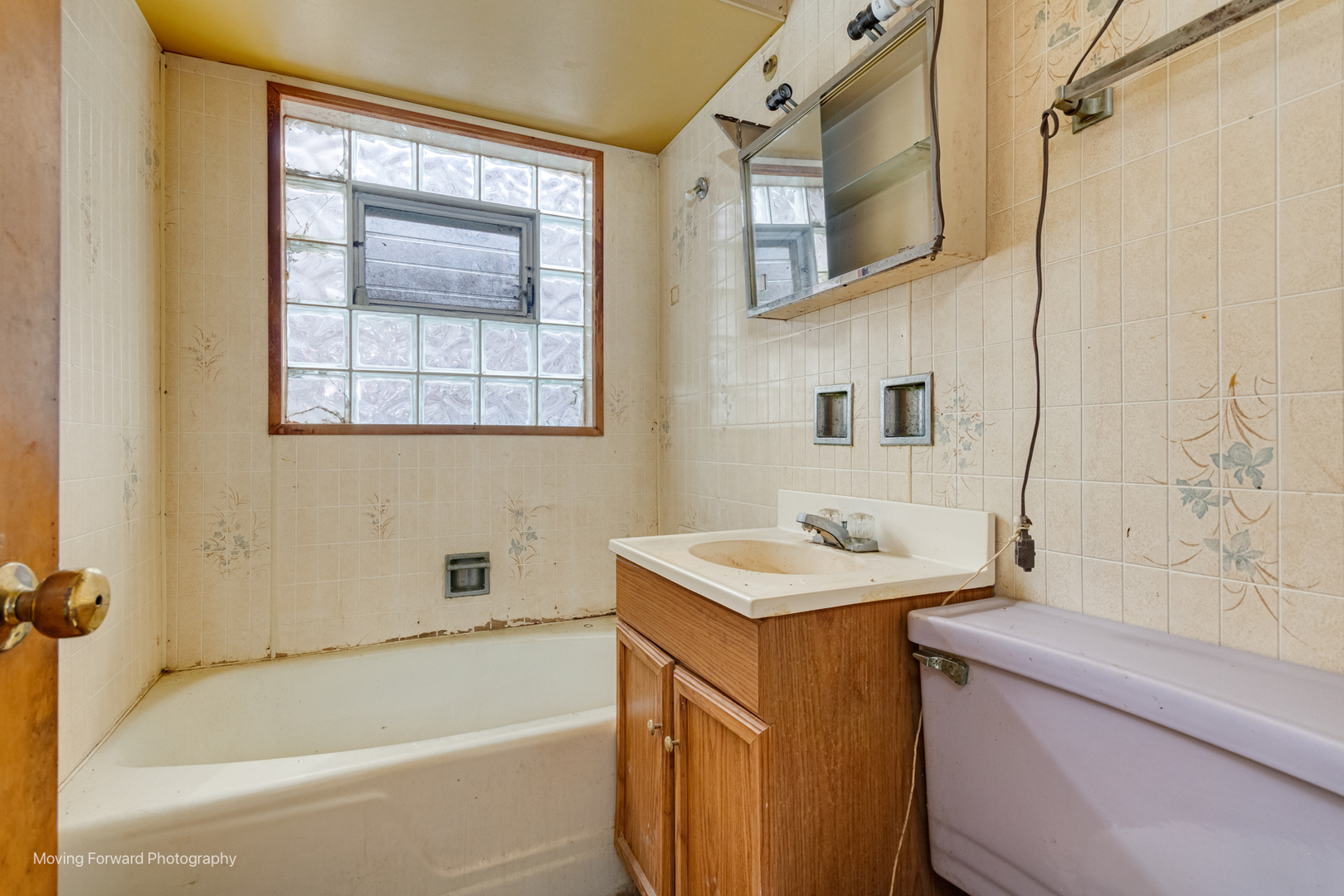 7652 W 63rd Place, Summit, IL 60501