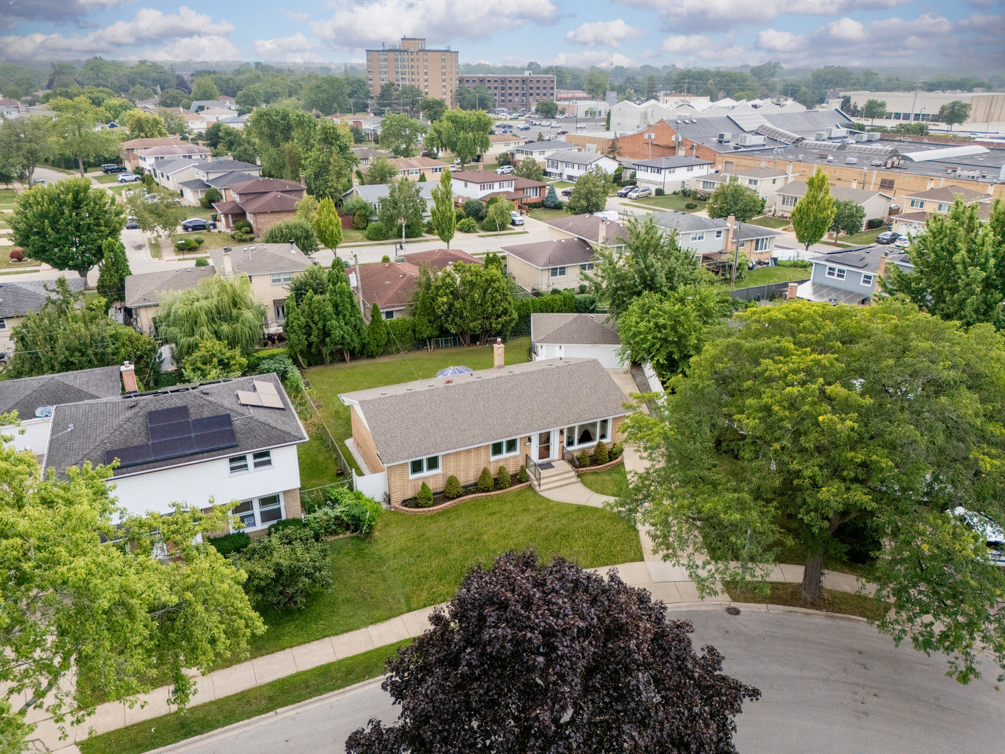 8213 W Lyons Street, Niles, IL 60714