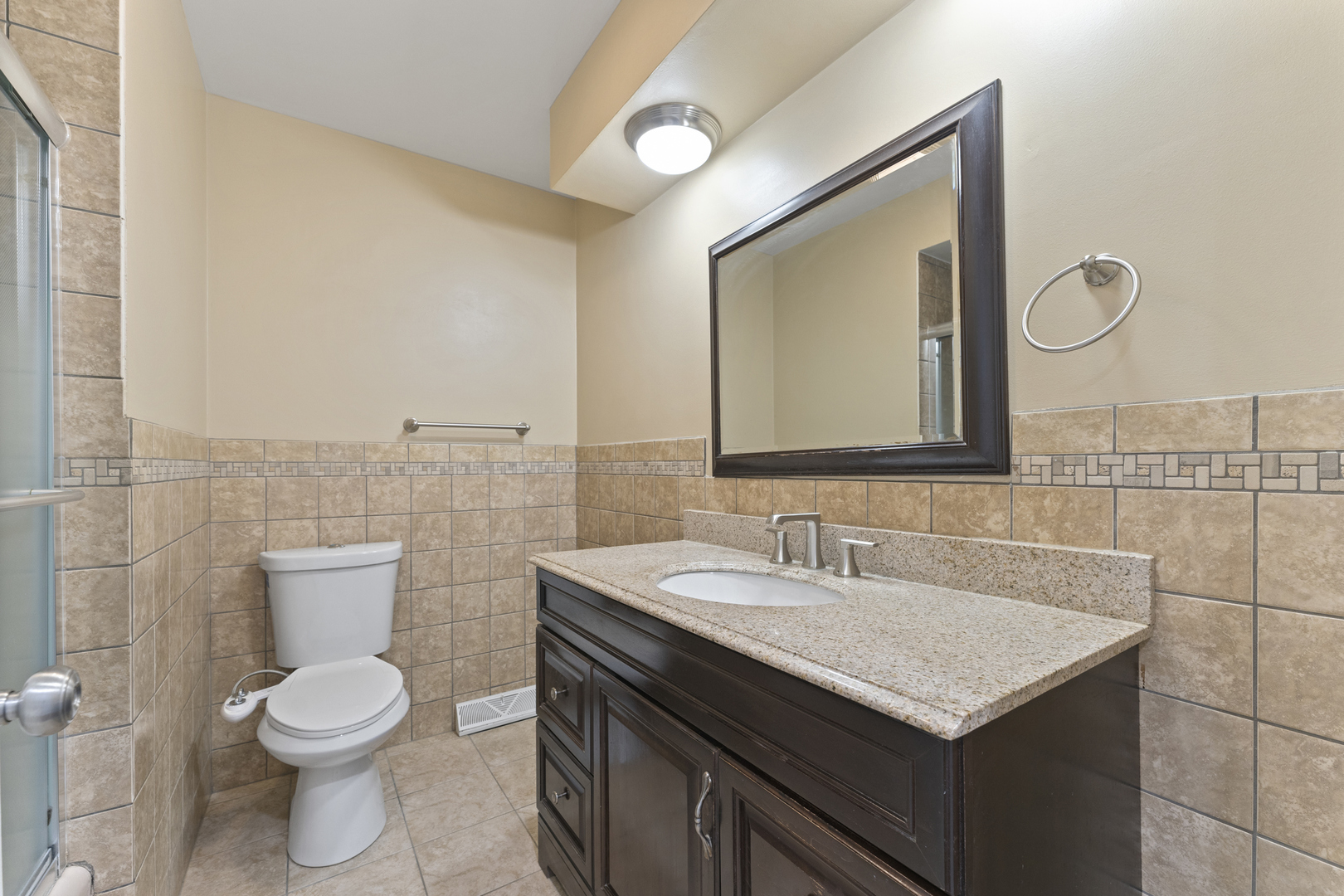 8213 W Lyons Street, Niles, IL 60714