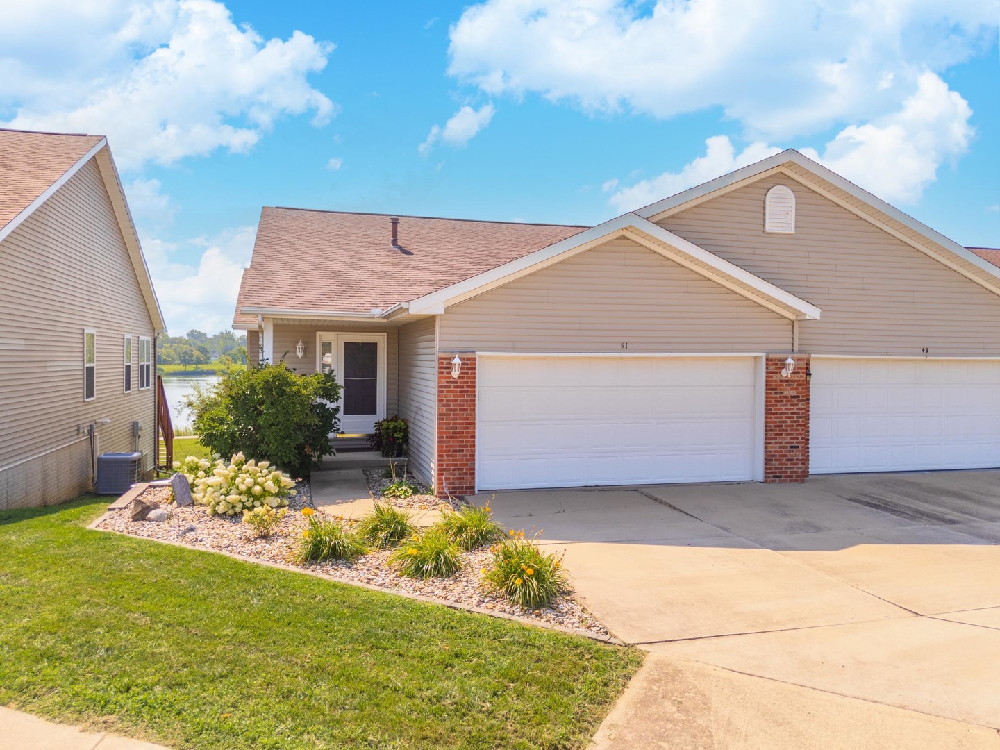 51 Oak Park Road, Bloomington, IL 61701