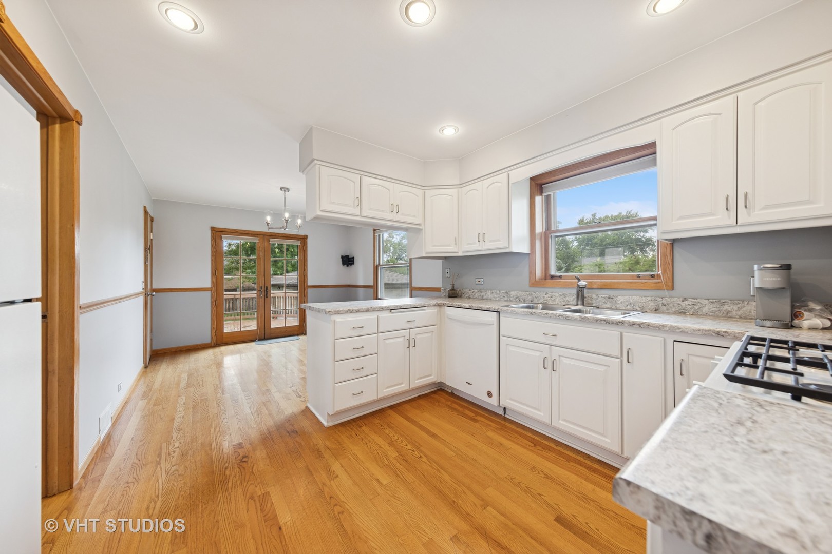 0S414 Cadwell Avenue, Elmhurst, IL 60126