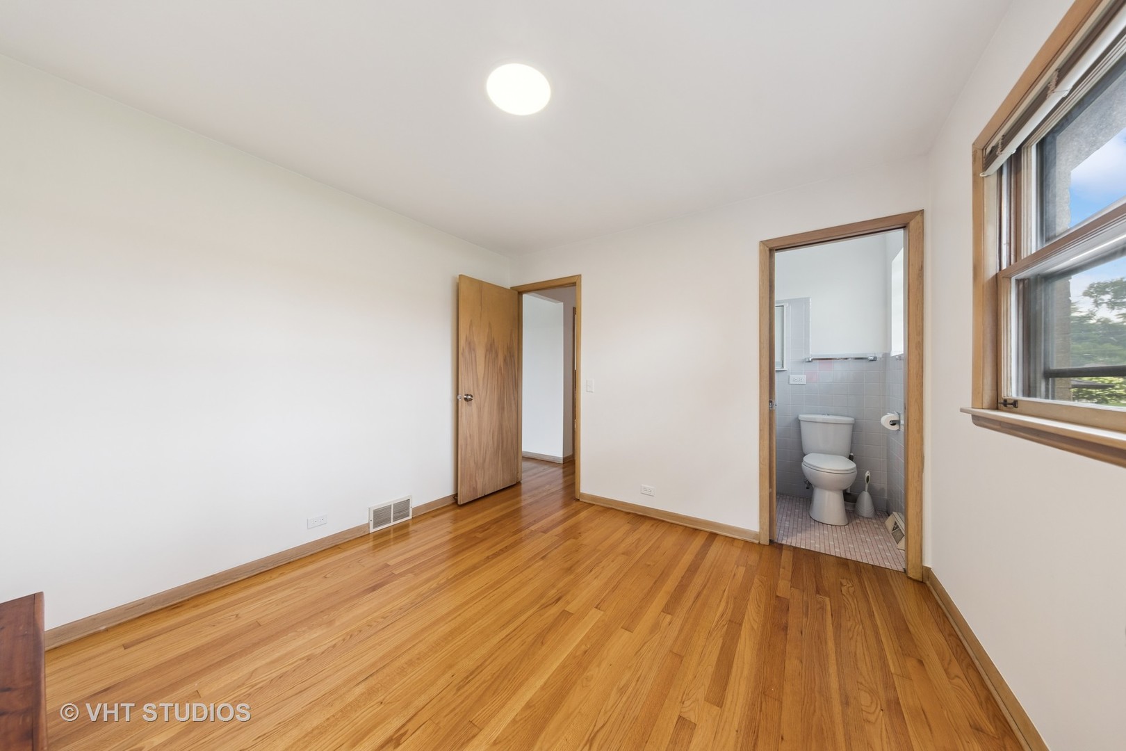 0S414 Cadwell Avenue, Elmhurst, IL 60126
