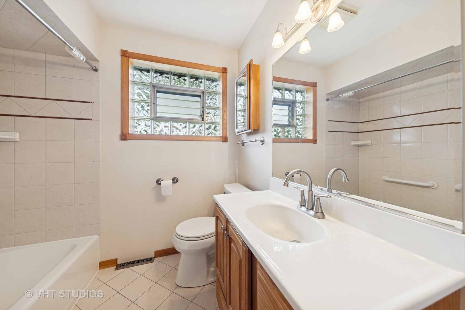 0S414 Cadwell Avenue, Elmhurst, IL 60126
