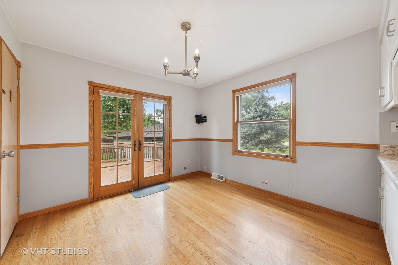 0S414 Cadwell Avenue, Elmhurst, IL 60126
