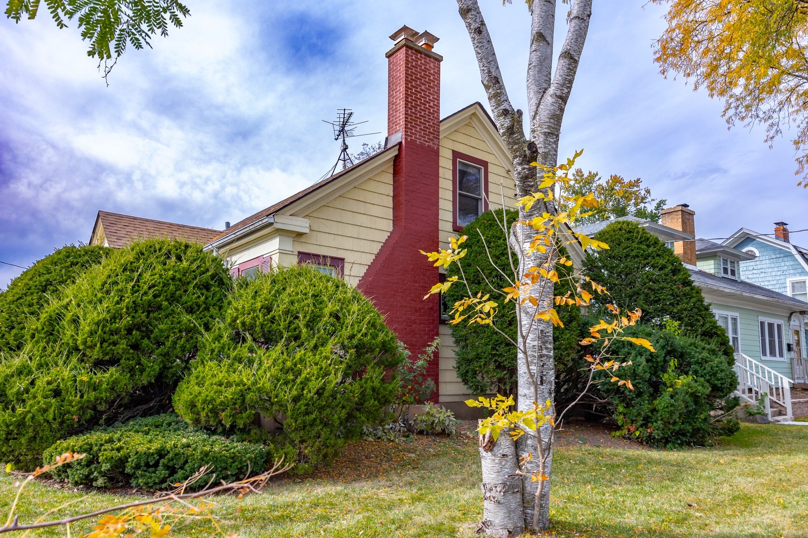 402 Orange Street, Elgin, IL 60123