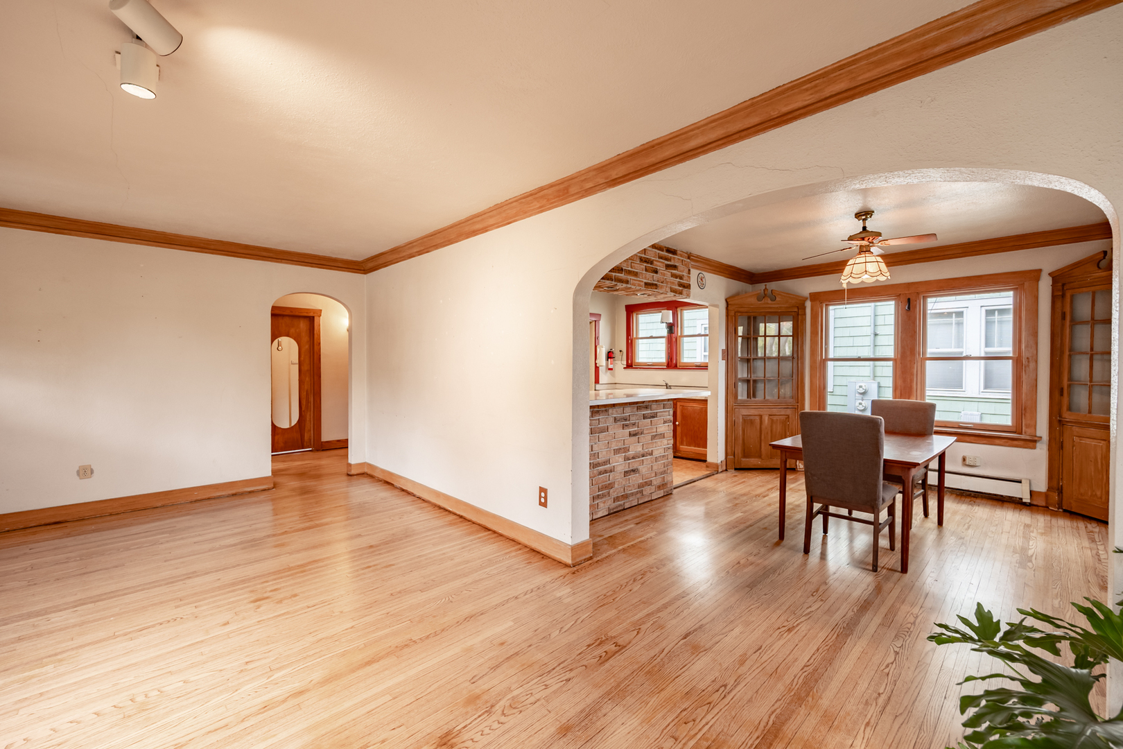 402 Orange Street, Elgin, IL 60123