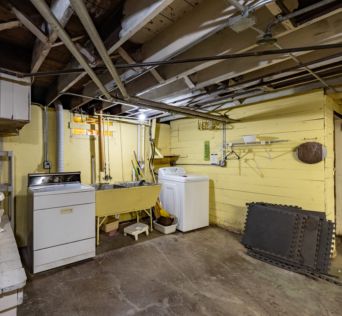 402 Orange Street, Elgin, IL 60123