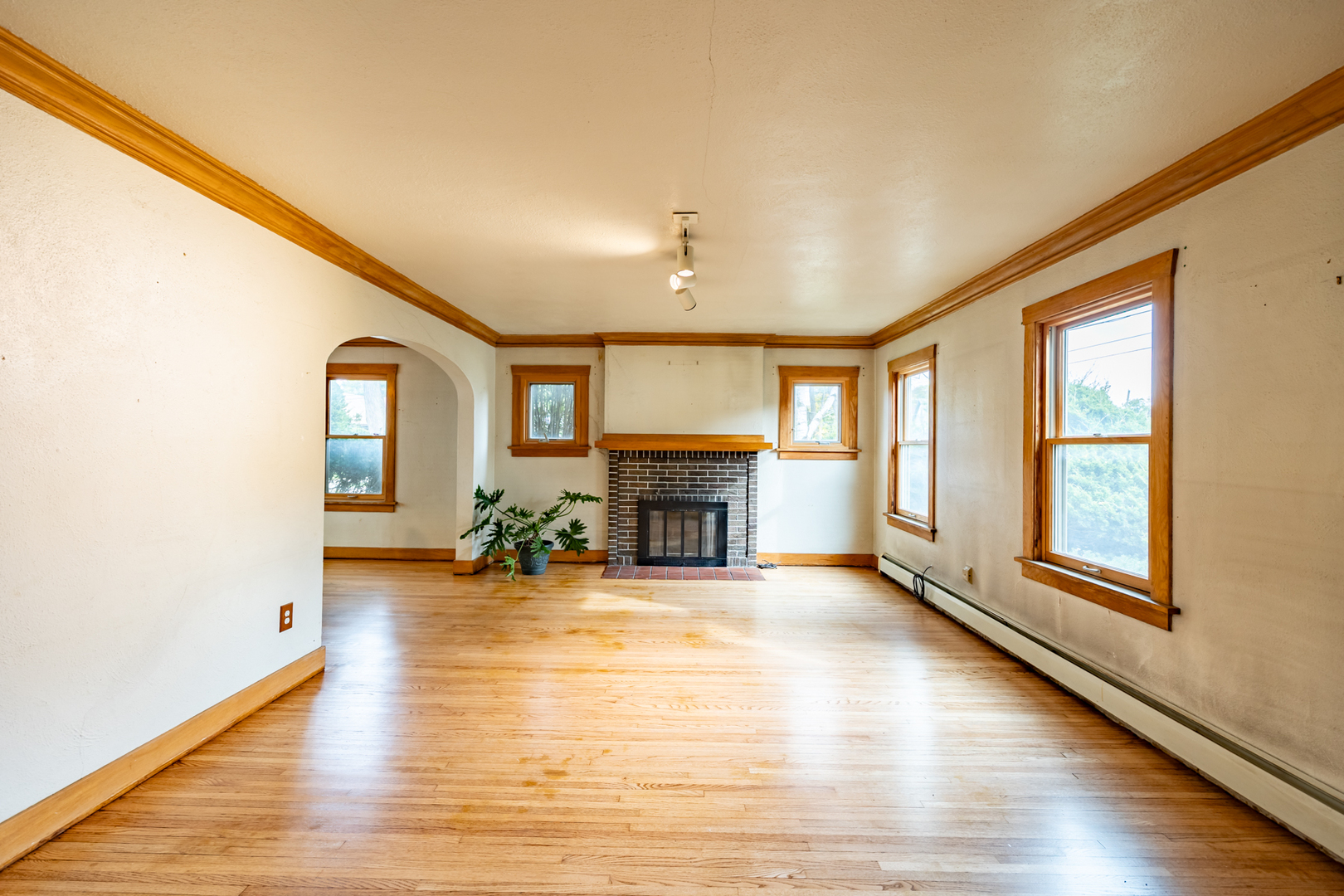 402 Orange Street, Elgin, IL 60123