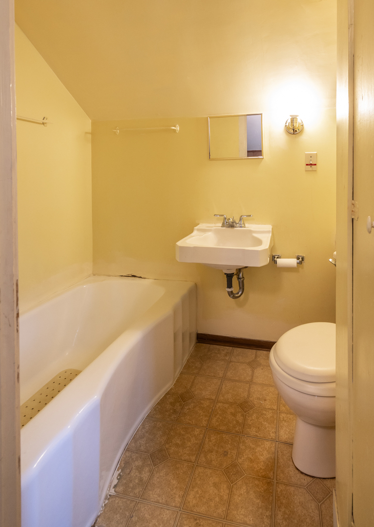 402 Orange Street, Elgin, IL 60123