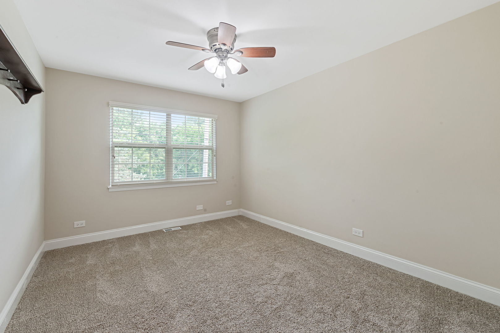 1422 N KNOLLWOOD Drive, Palatine, IL 60067