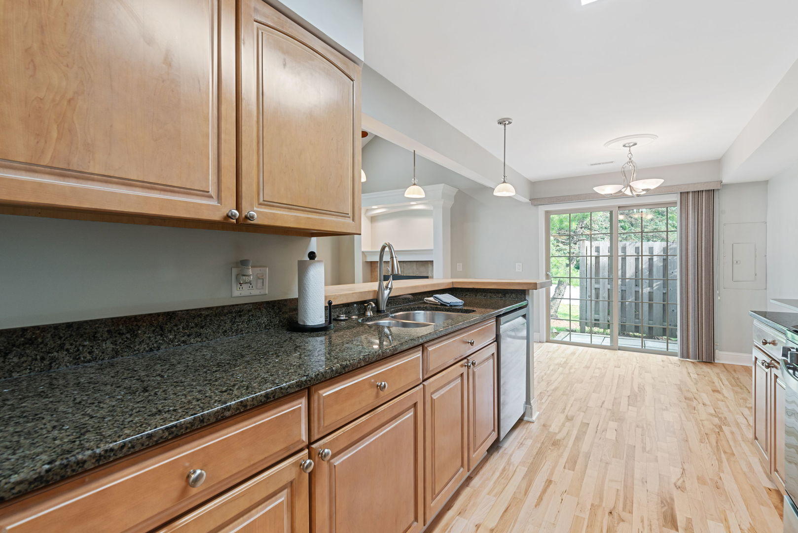 1422 N KNOLLWOOD Drive, Palatine, IL 60067