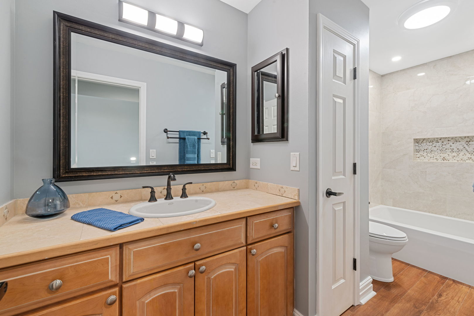 1422 N KNOLLWOOD Drive, Palatine, IL 60067