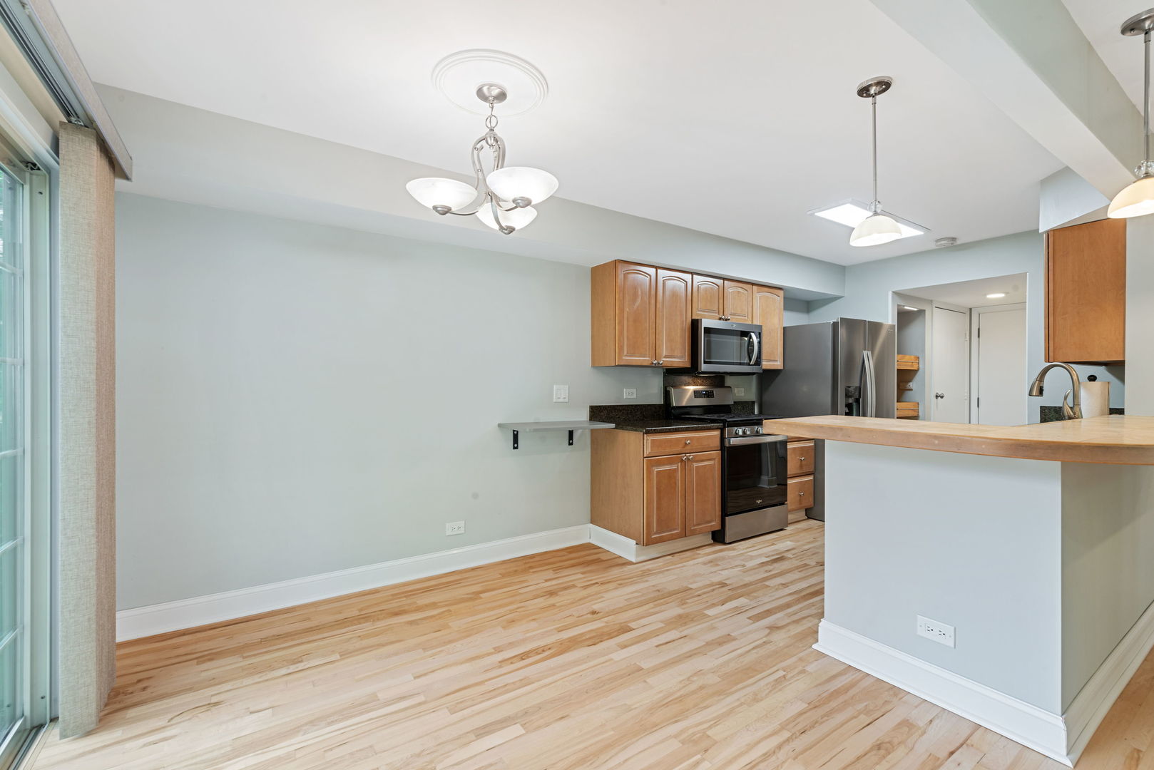 1422 N KNOLLWOOD Drive, Palatine, IL 60067
