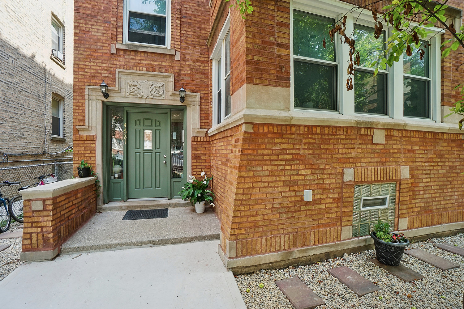 4621 N MONTICELLO Avenue, Chicago, IL 60625