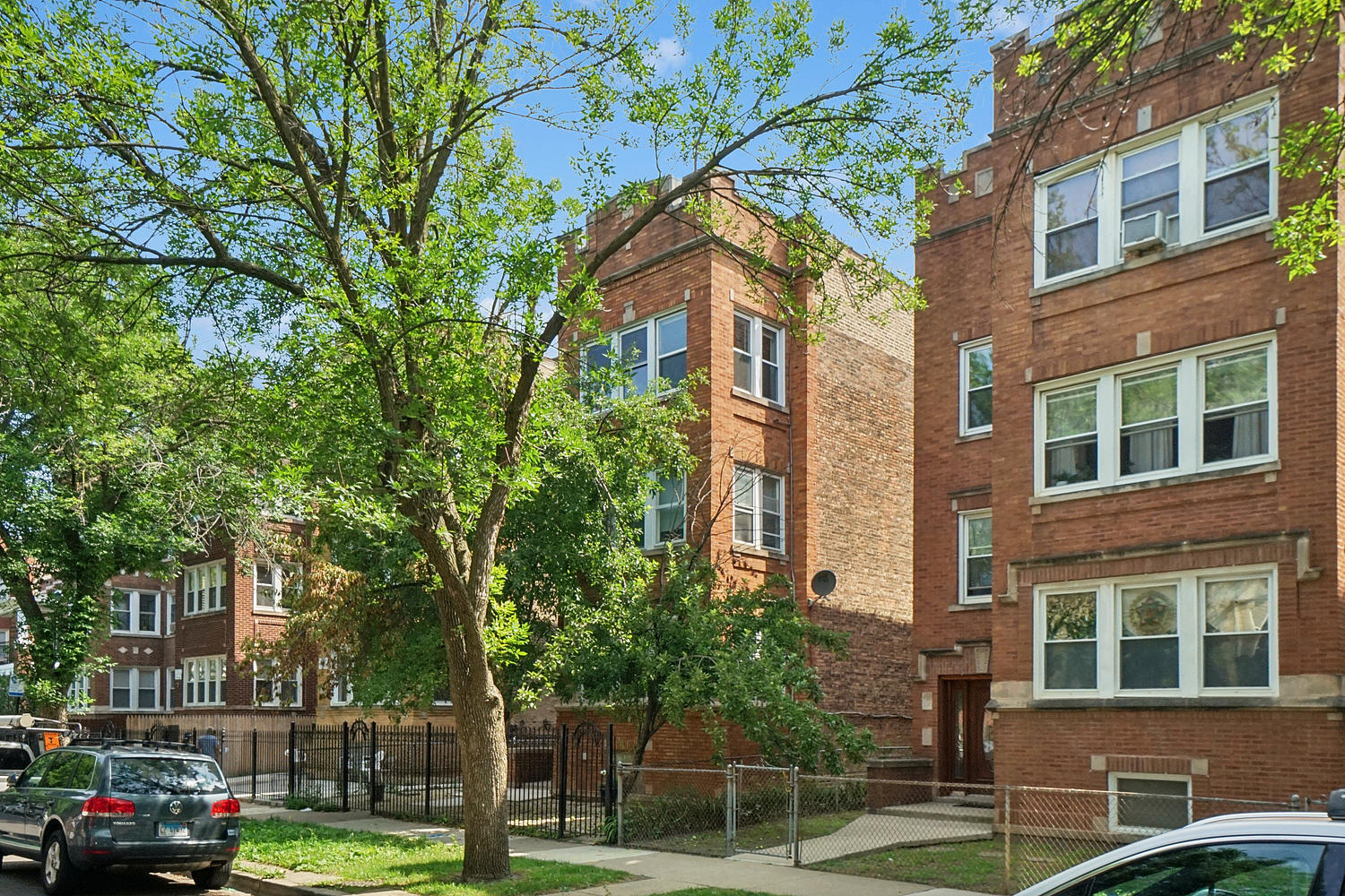 4621 N MONTICELLO Avenue, Chicago, IL 60625