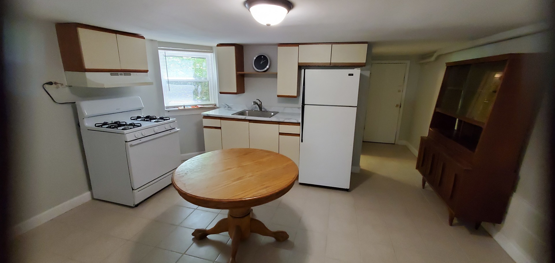 5015 W Montrose Avenue, Chicago, IL 60641