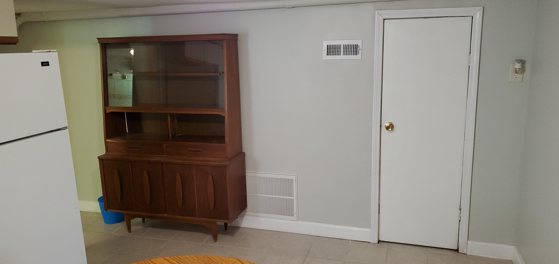 5015 W Montrose Avenue, Chicago, IL 60641