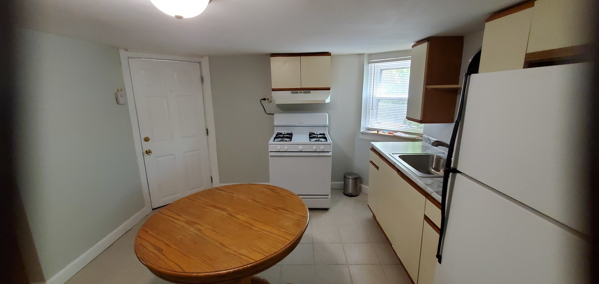 5015 W Montrose Avenue, Chicago, IL 60641