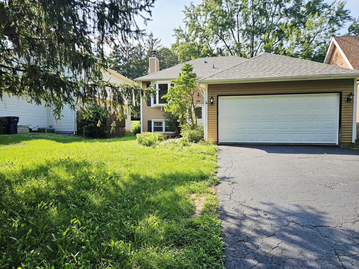 1105 Greensfield Drive, Naperville, IL 60563