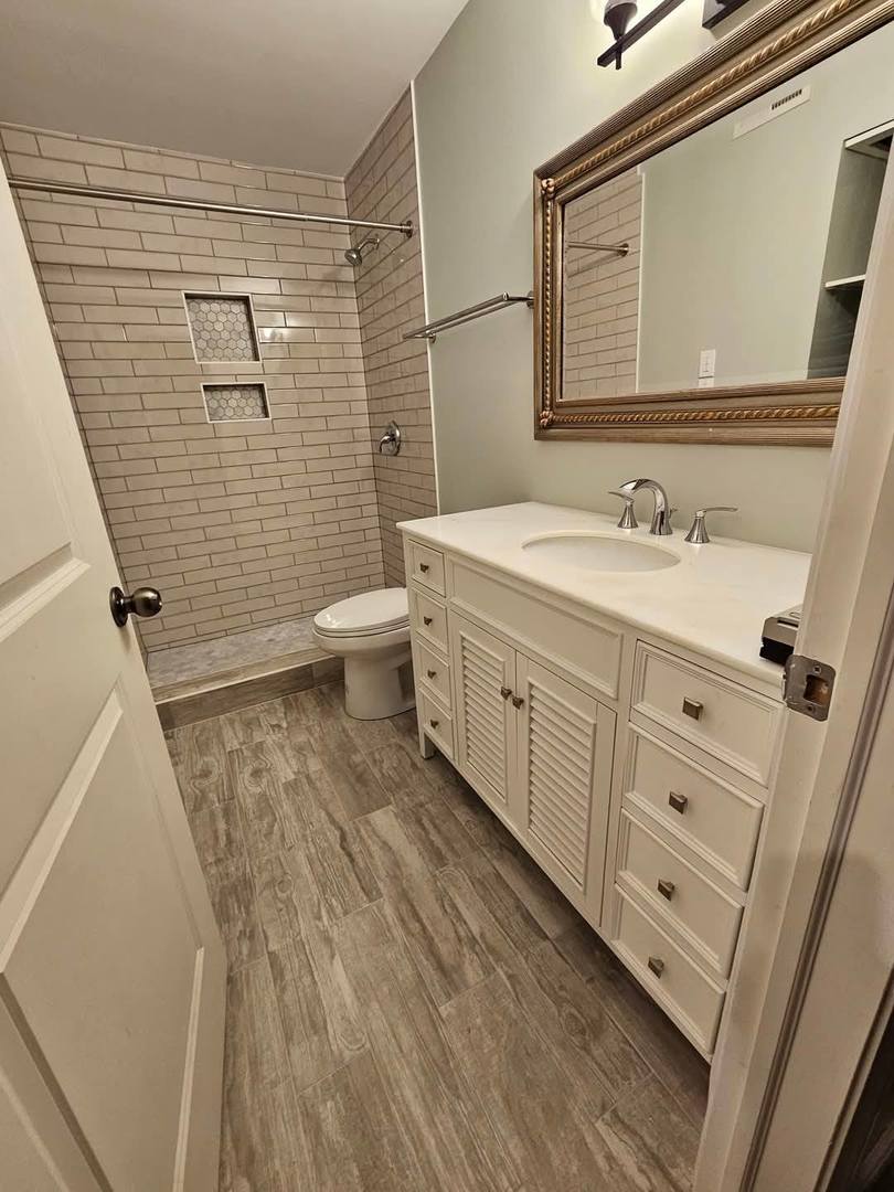 1105 Greensfield Drive, Naperville, IL 60563