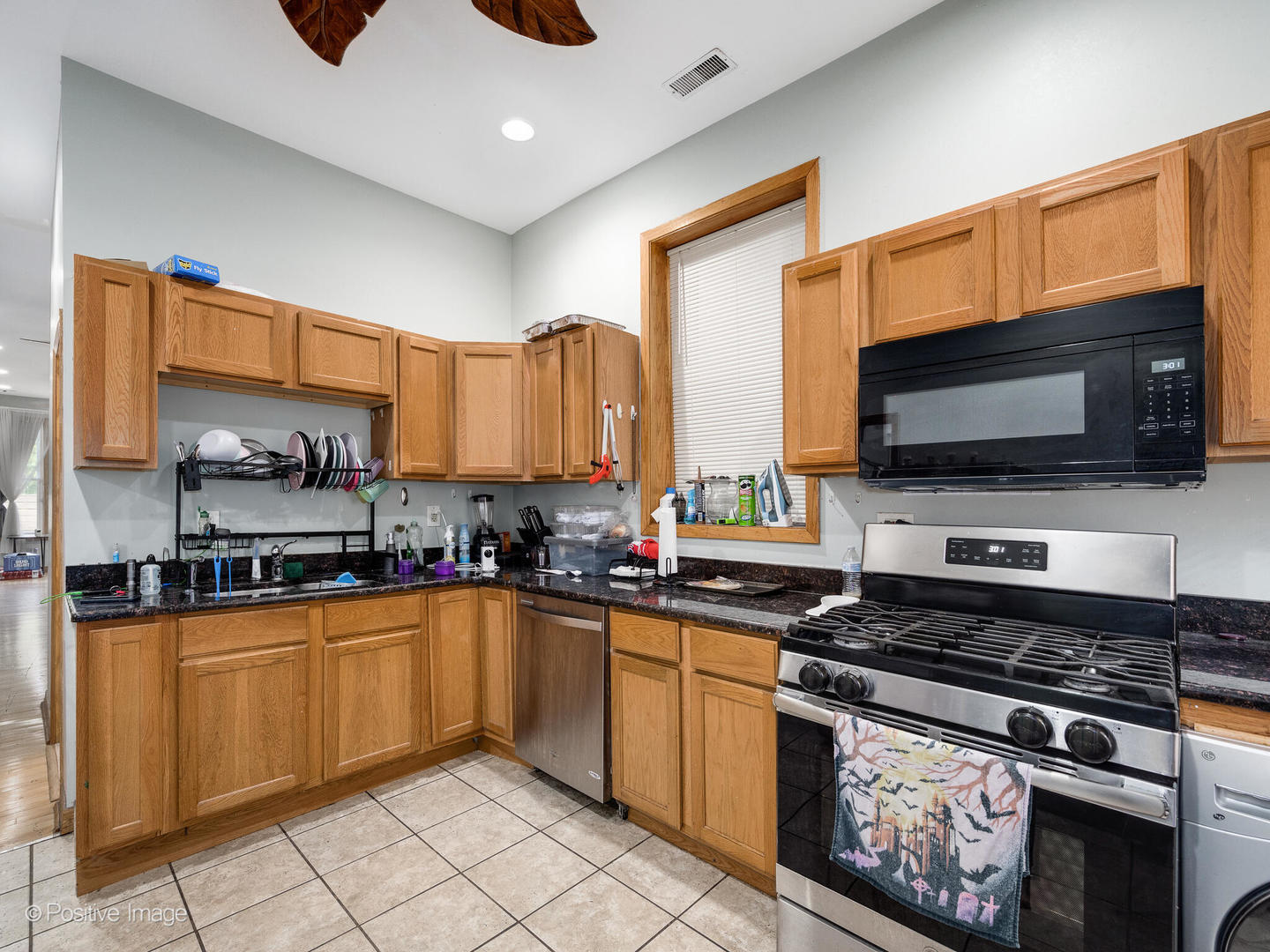 1517 W Taylor Street, Chicago, IL 60607