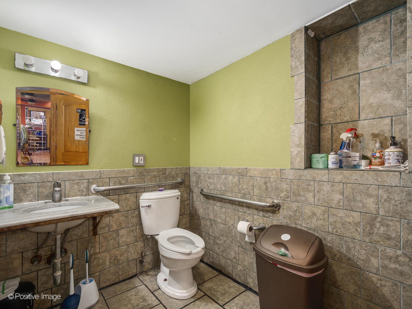 1517 W Taylor Street, Chicago, IL 60607
