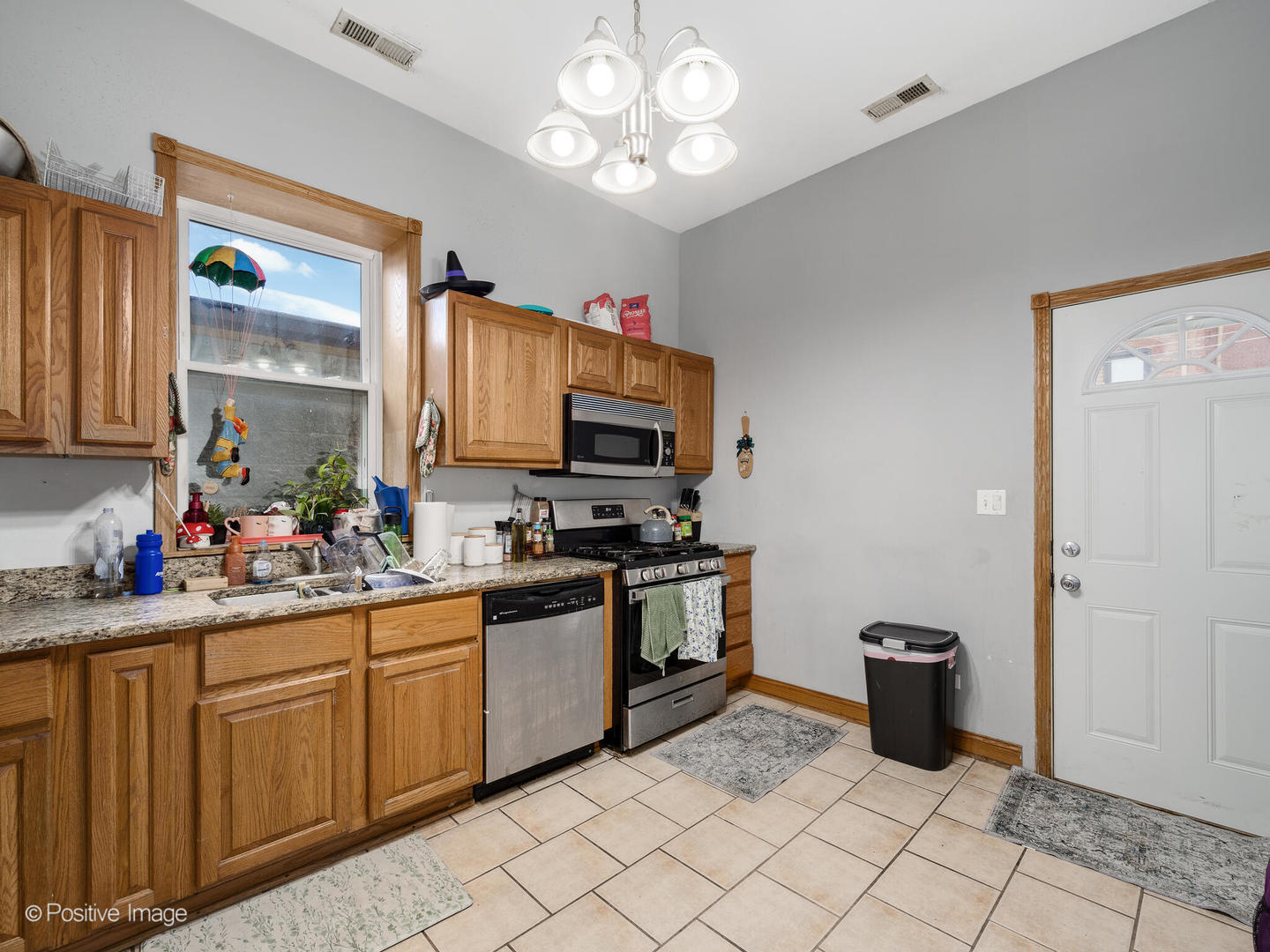 1517 W Taylor Street, Chicago, IL 60607