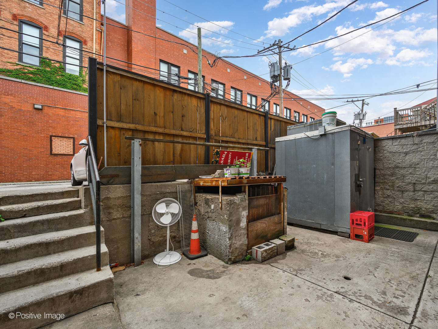 1517 W Taylor Street, Chicago, IL 60607